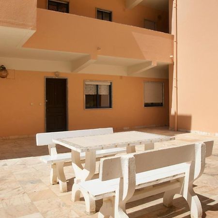 Sao Bernardino Beach House Atouguia Da Baleia Exteriér fotografie