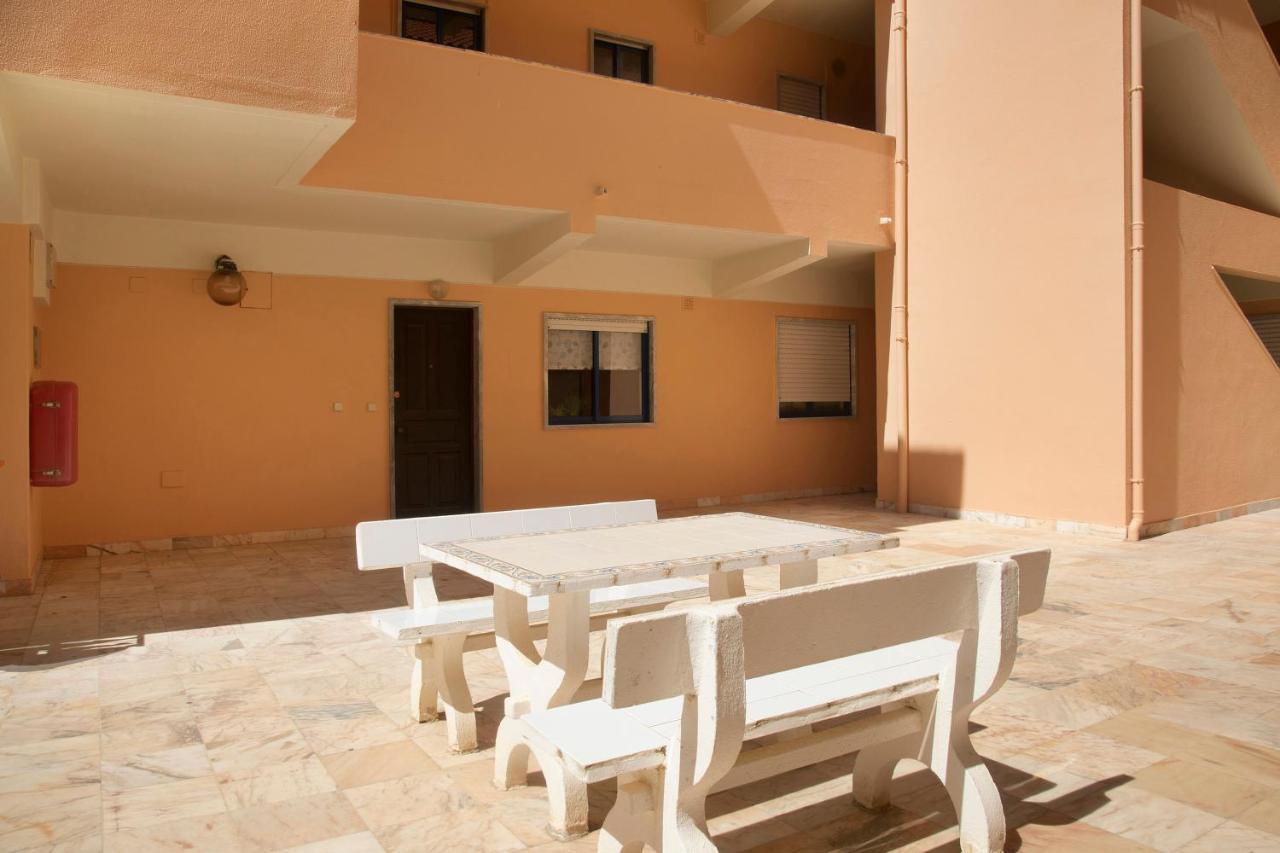 Sao Bernardino Beach House Atouguia Da Baleia Exteriér fotografie
